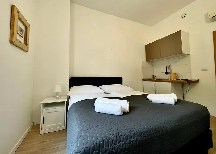 아파트 The Rise 풀라