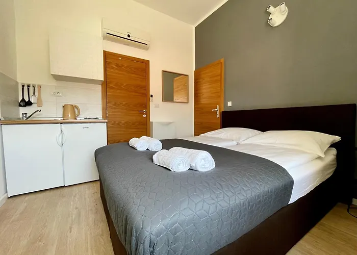 아파트 The Rise 풀라